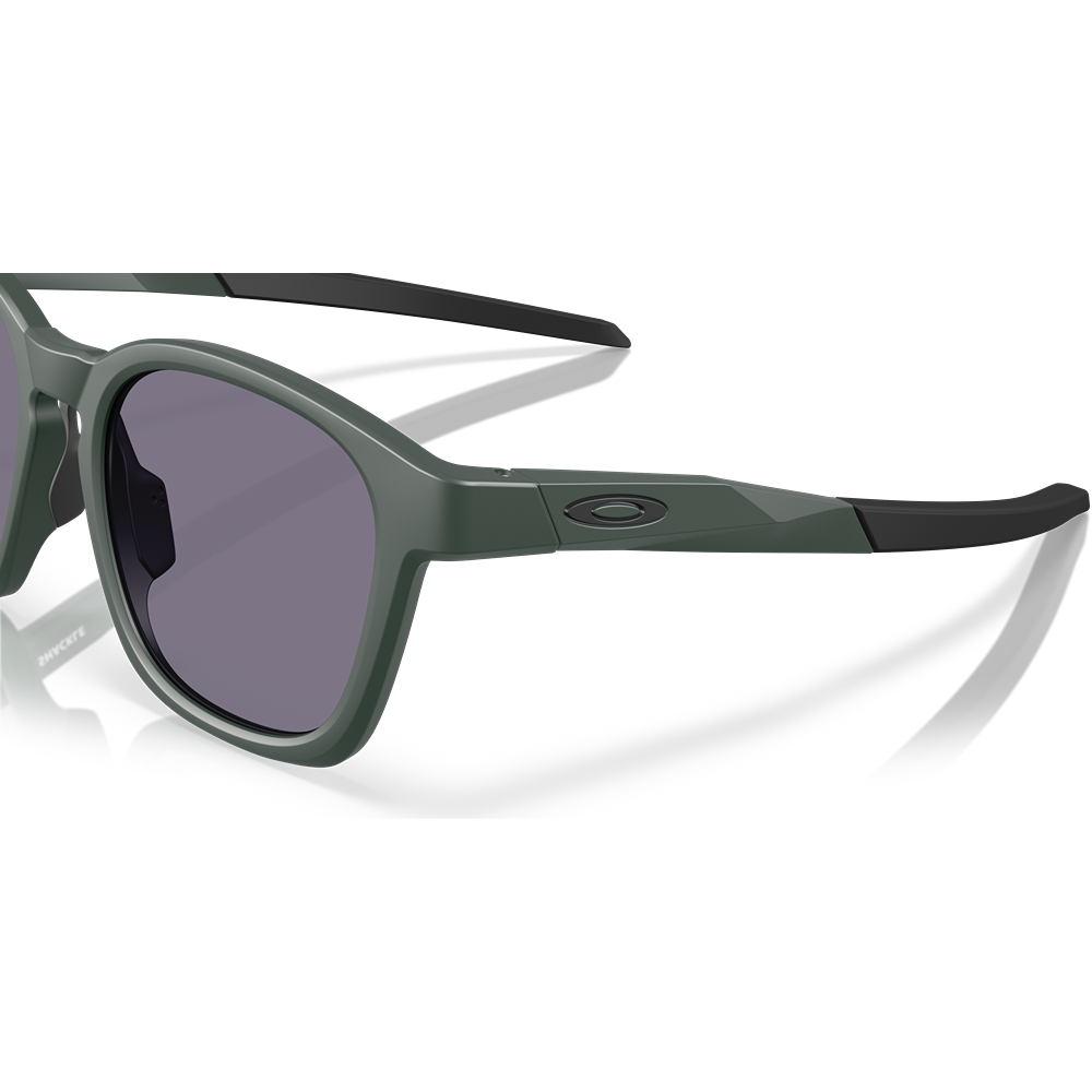 Occhiale da sole Oakley Shackle 9507D  col. 950706