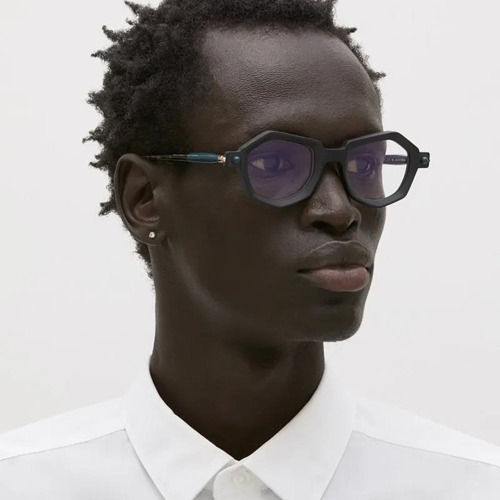Kuboraum eyewear Model P27 col. BM