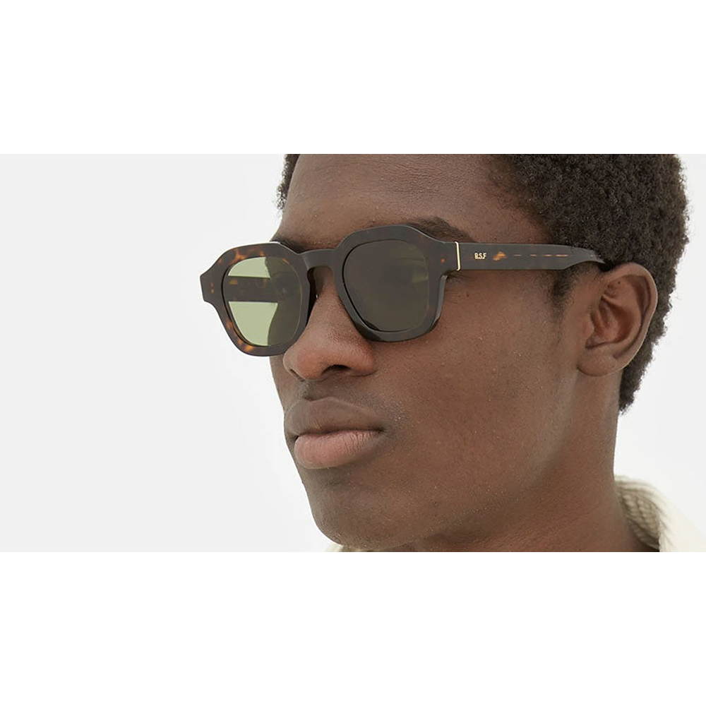 Model Saluto col. havana 3627